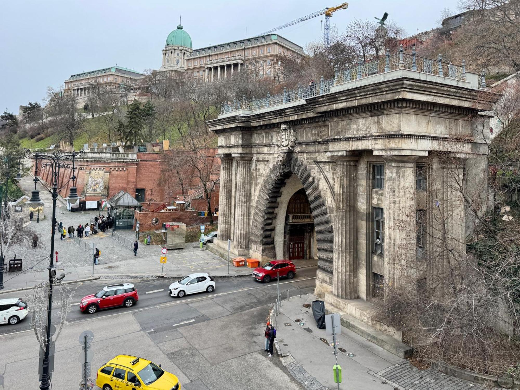Clark & Chain Charm Grand With Castle View Apartament *
