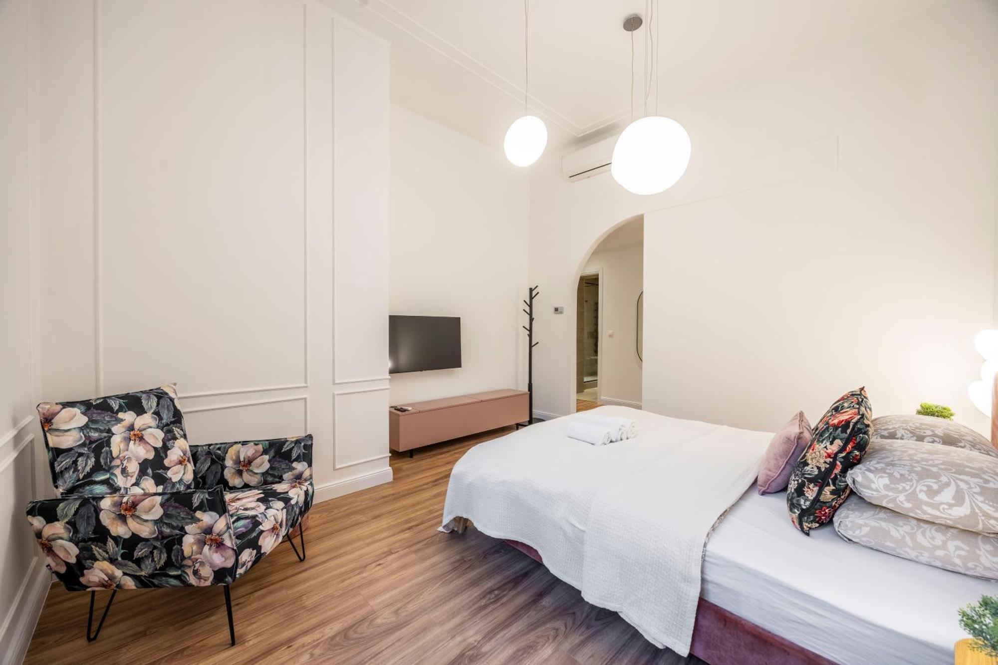 Clark & Chain Charm Grand With Castle View Apartman Budapest