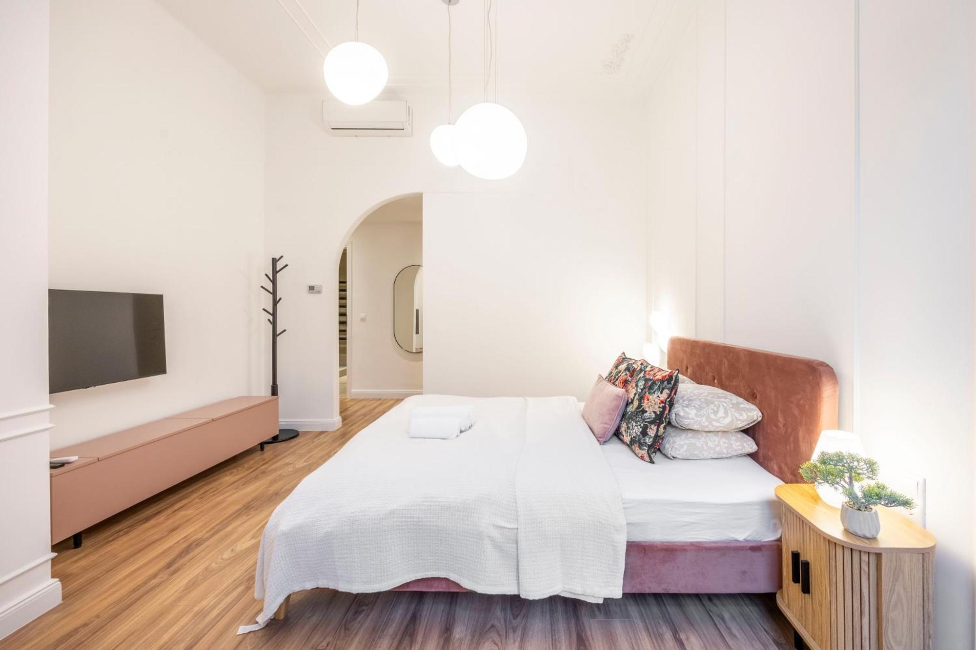 Clark & Chain Charm Grand With Castle View Apartman